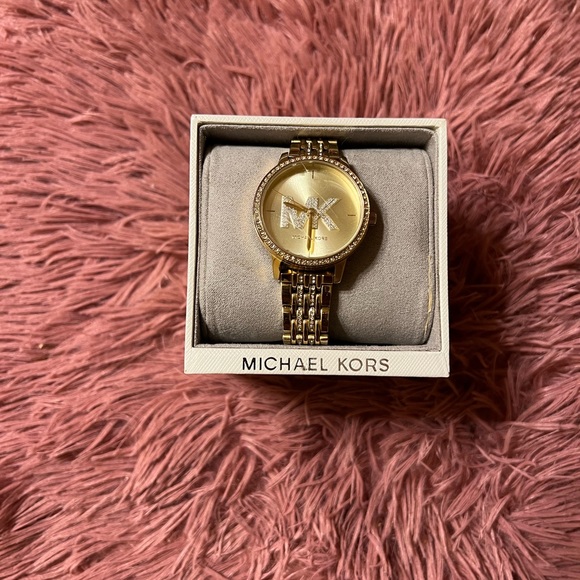 Michael Kors Watch- Melissa stainless steel gold logo MK4371. - Picture 9 of 10